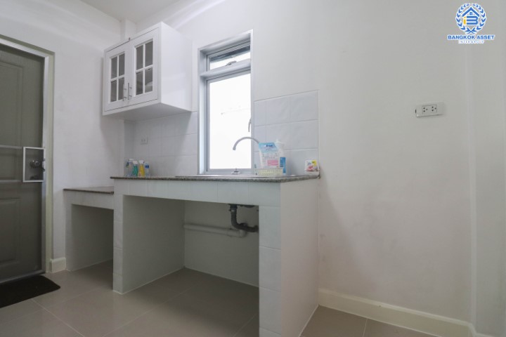 *****บ้านเดี่ยวมือสองนนทบุรี หมู่บ้าน ไลฟ์บางกอกบูเลอวาร์ด พระราม5 หลังมุม วิวสวน หน้าบ้านไม่ชนใคร จากแบรนด์ SC ASSET ฟังก์ชัน 3ห้องนอน 3 ห้องน้ำ 2 ที่จอดรถ พร้อมเฟอร์นิเจอร์บิวท์อินทั้งหลัง รองรับครอบครัวใหญ่  บนที่สุดแห่งทำเล เพียง 5 นาทีจาก MRT สถานีแยกติวานนท์ เชื่อมต่อทุกความลงตัวสู่ชีวิตสมบูรณ์แบบใกล้ถนนนครอินทร์ ถนนราชพฤกษ์ เดินทางสะดวกเหมือนอยู่ในเมือง